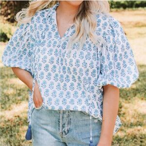 VICTORIA DUNN DESIGNS The Middleton Blouse in Little Daisies XS